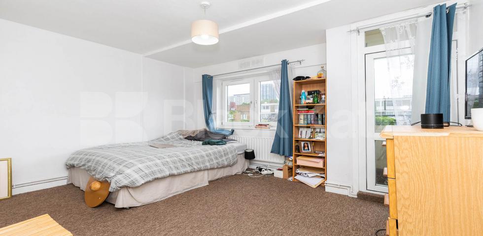 			CLOSE TO CITY UNI, 3 Bedroom, 1 bath, 1 reception Apartment			 Agdon Street EC1, CLERKENWELL